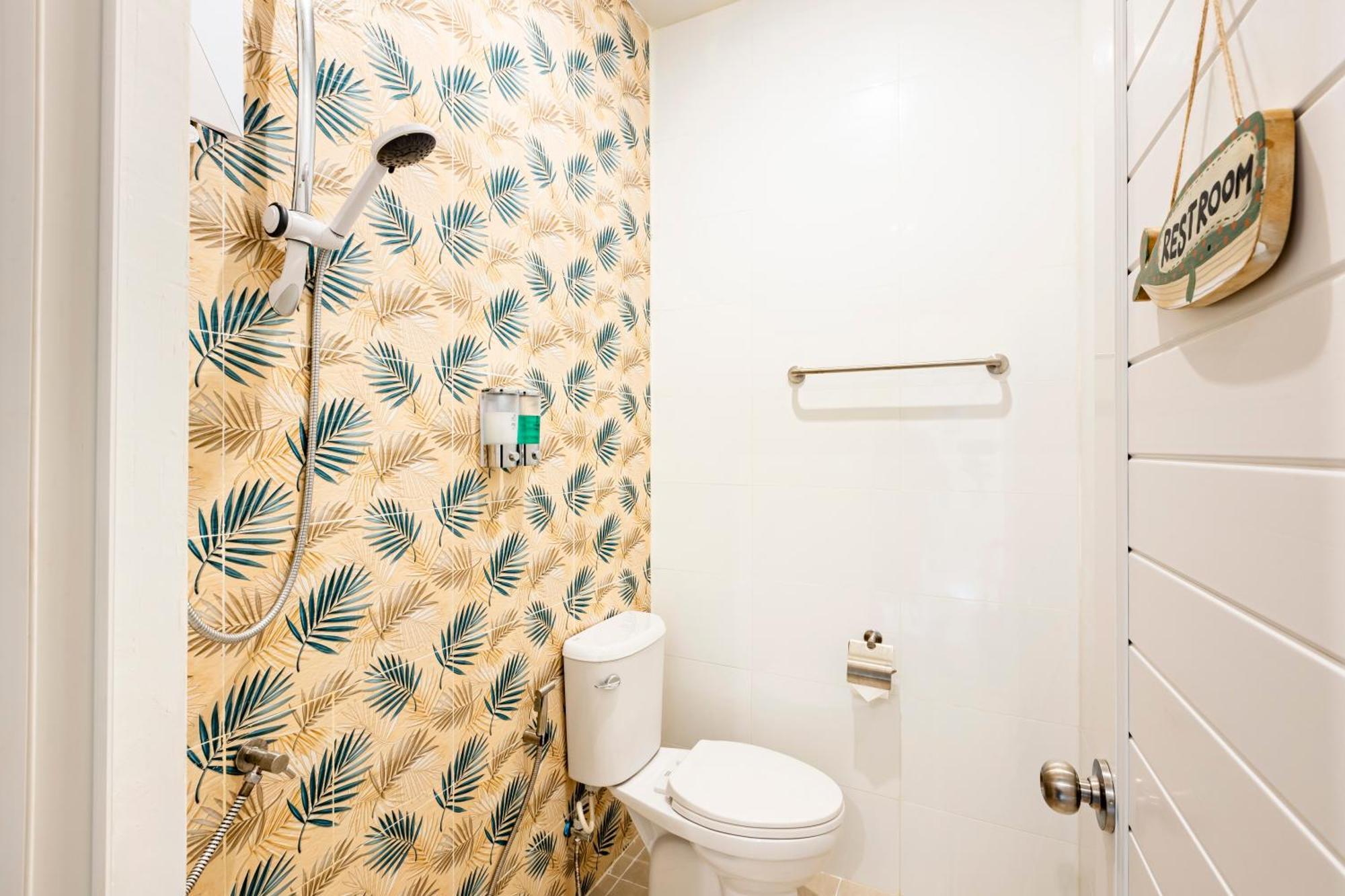 Sweett Lemon Hostel Patong Exterior photo