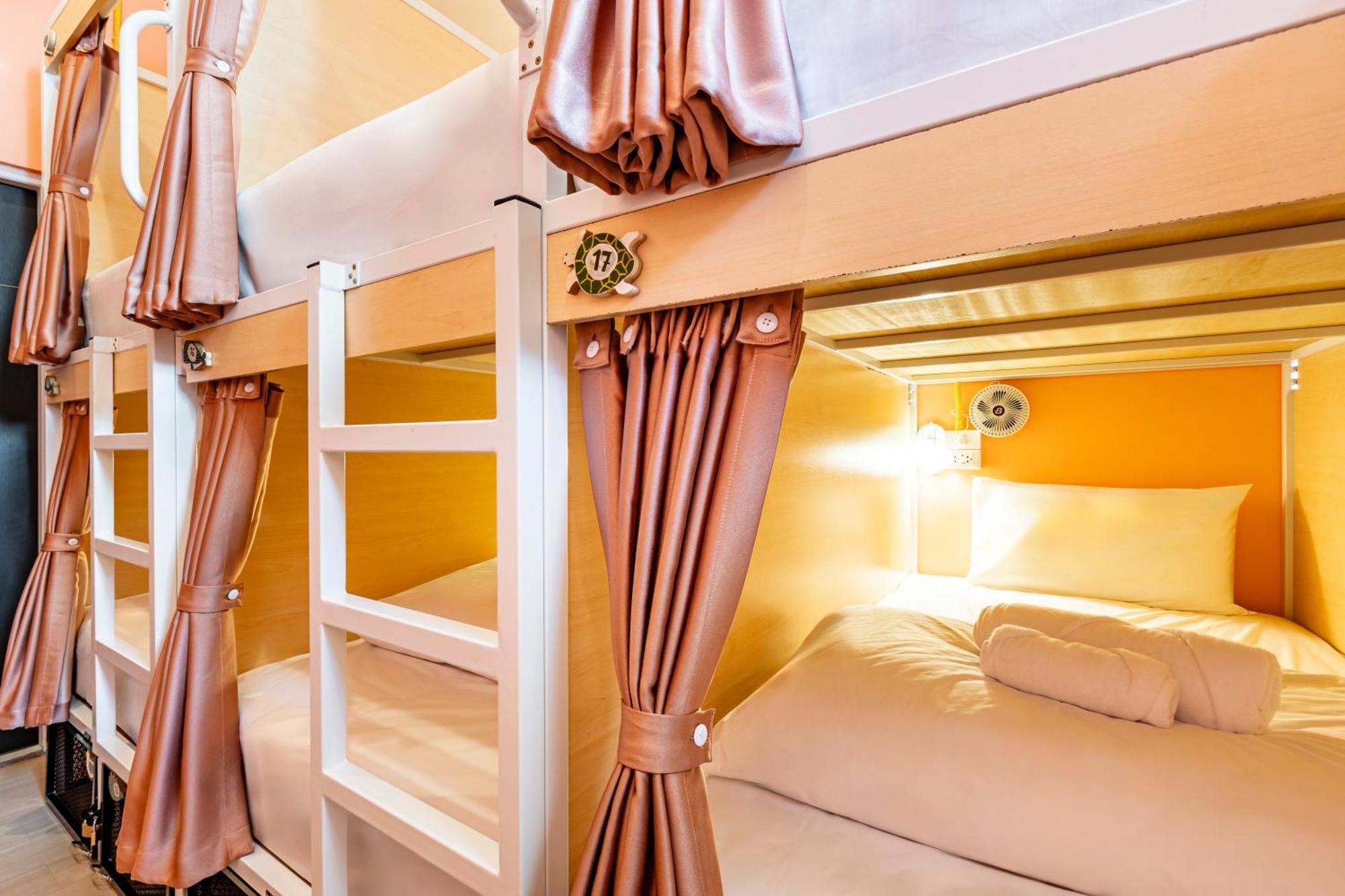 Sweett Lemon Hostel Patong Exterior photo